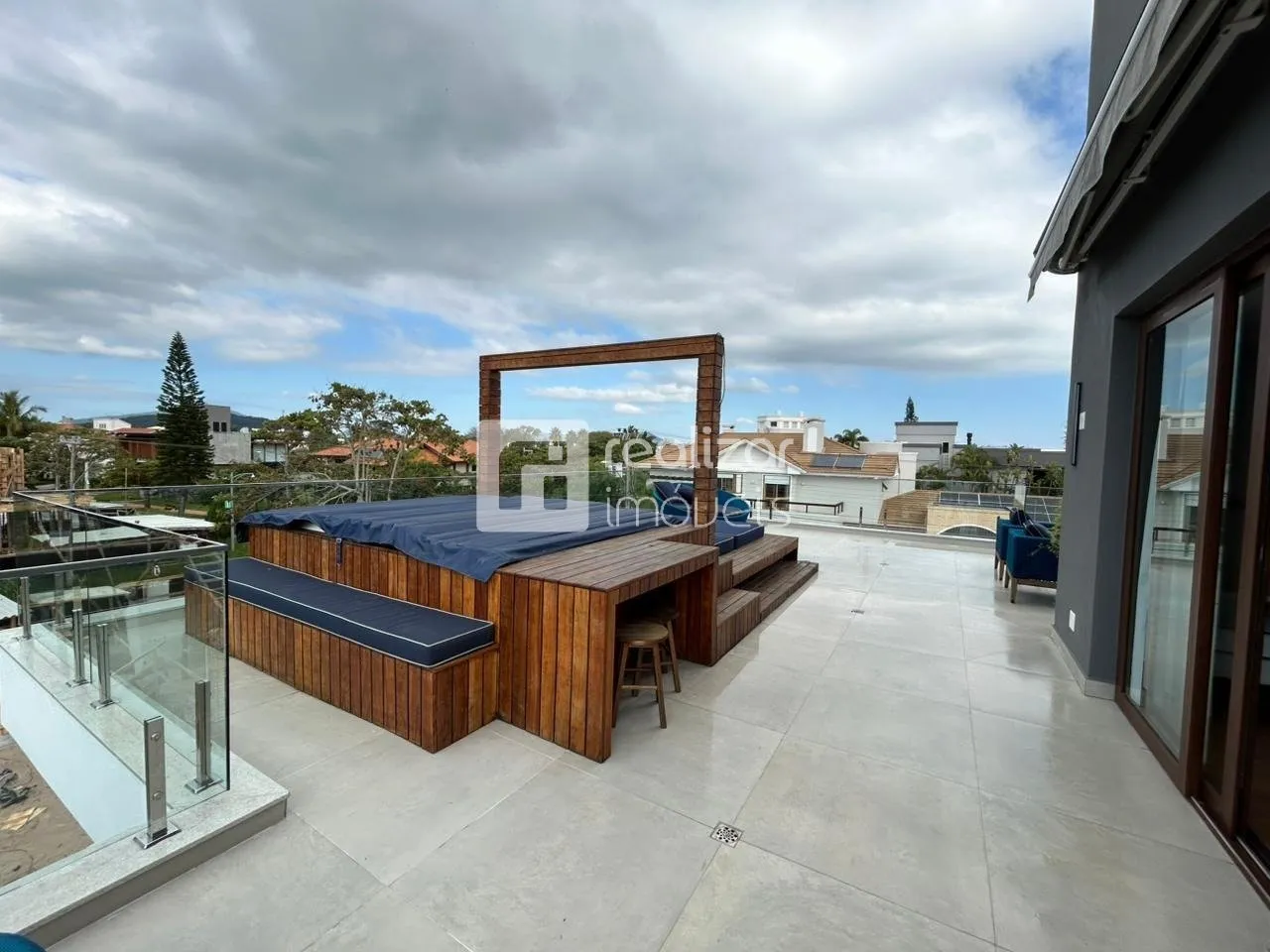 Casa amueblada de 7 dormitorios y jardín privado