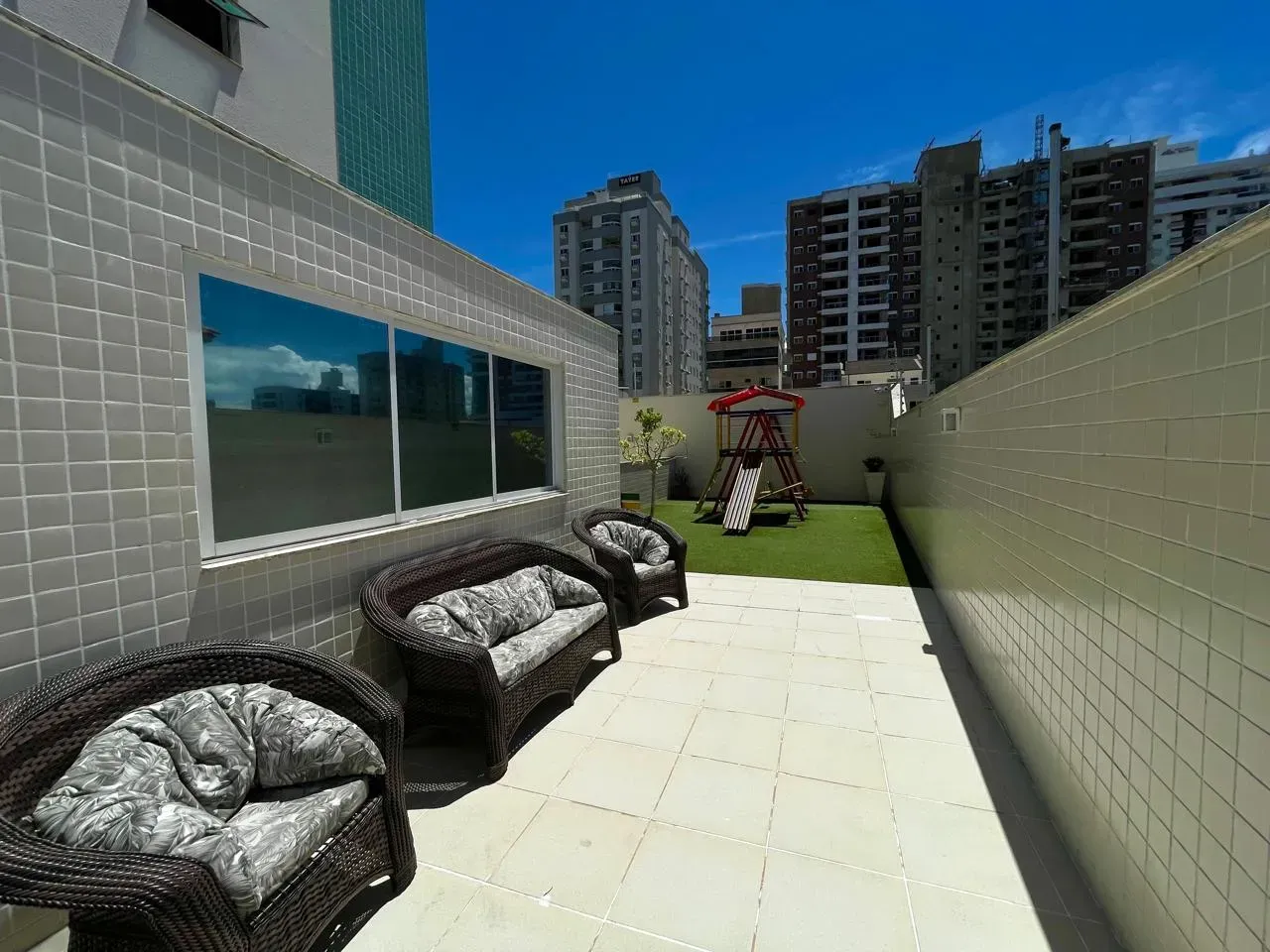 Furnished 2-bedroom apartment with balcony on the 8th — photo 17