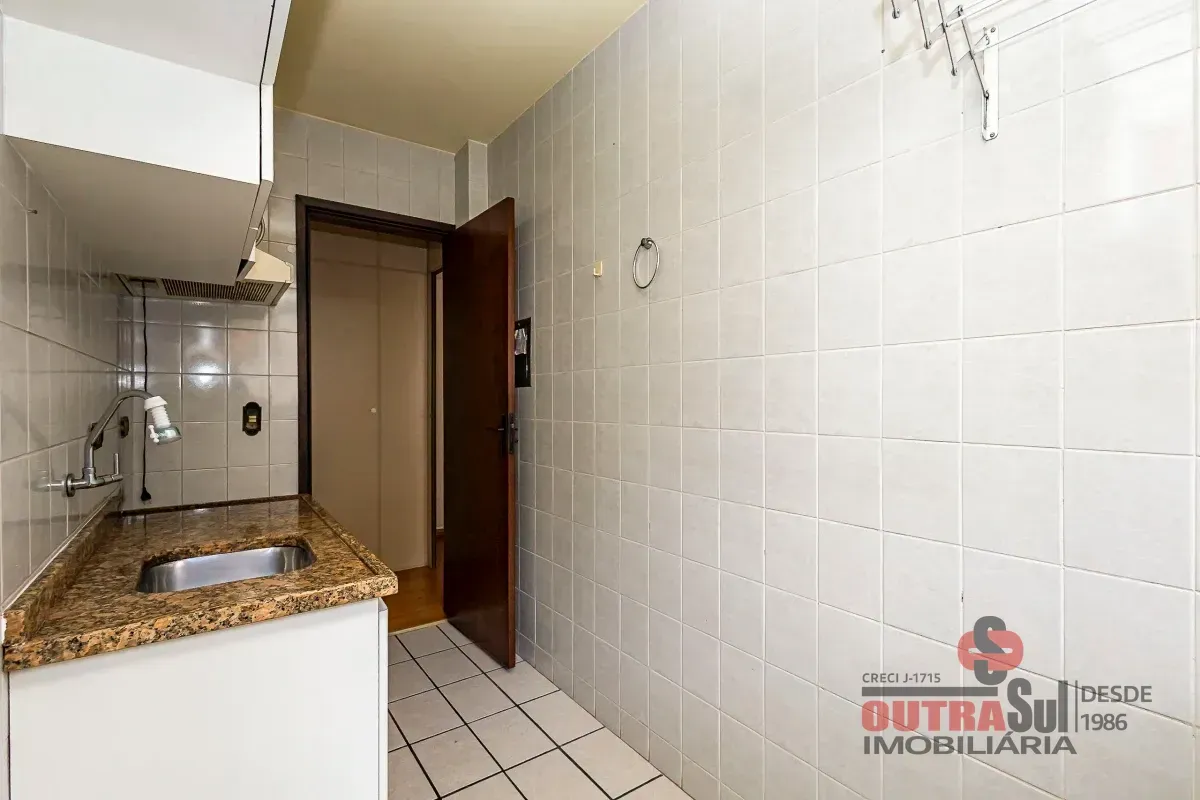 Wood or laminate floors in a 2-bedroom apartment, 41 m² — photo 11