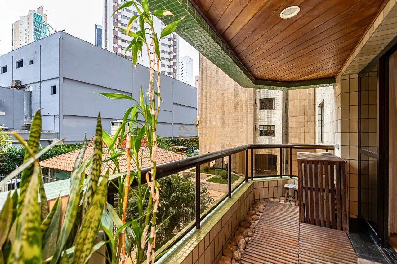 Apartment with 3 en-suite bedrooms and balcony — photo 9
