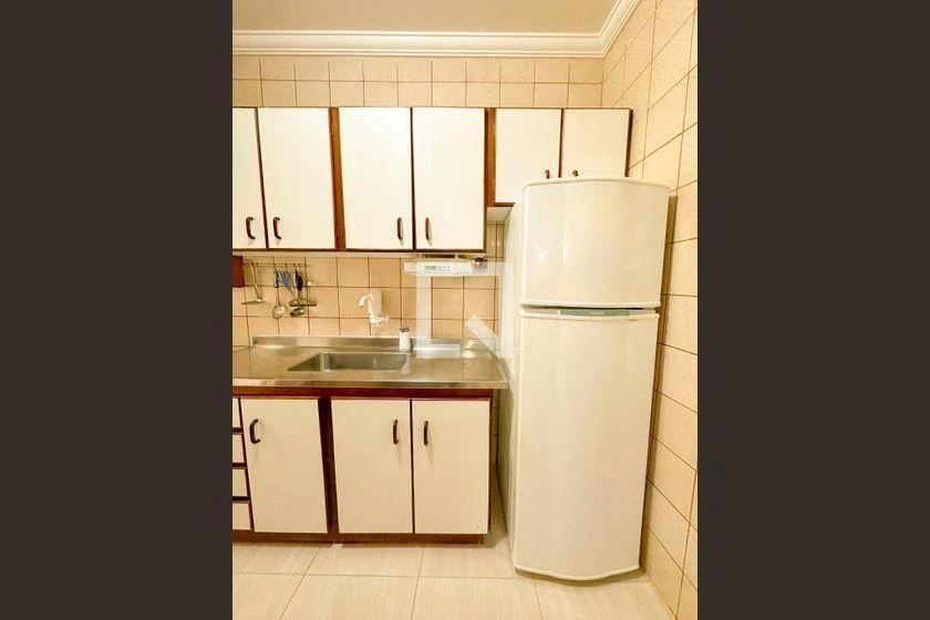 Apartamento mobiliado com 94 m² e cozinha com fogão a gás — photo 49