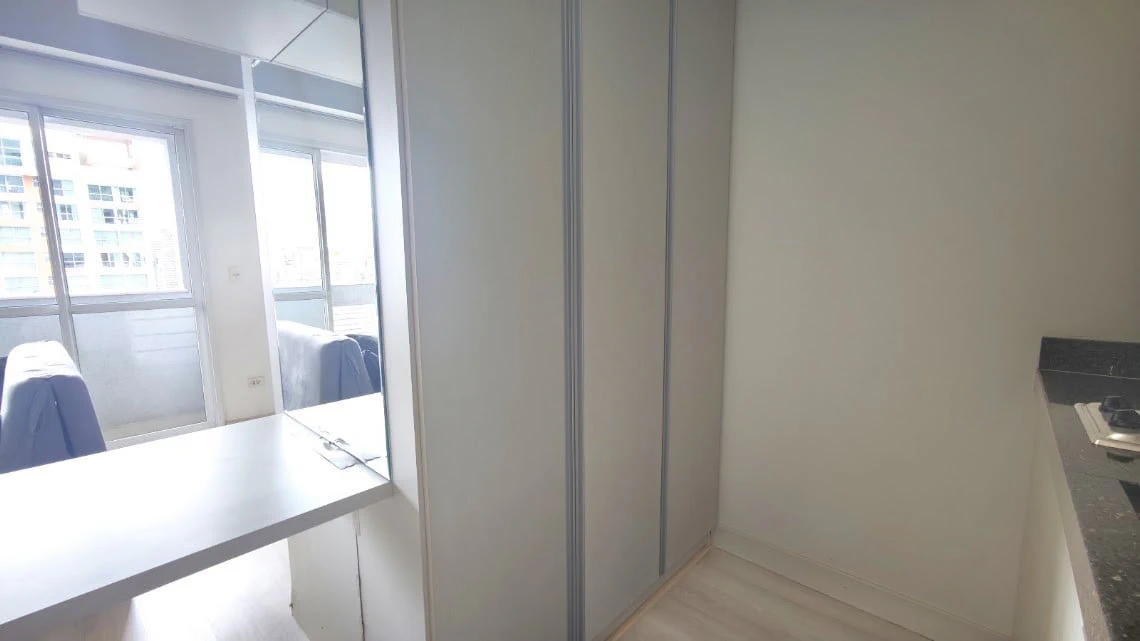 Studio com janelas do piso ao teto, Centro — photo 19