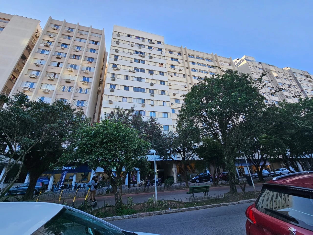 Apartamento com piso de madeira ou laminado, Centro — photo 2