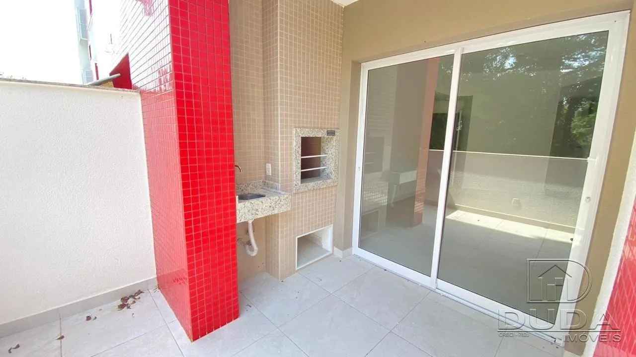 Balcony with a grill in a 2-bedroom apartment, 65 m²