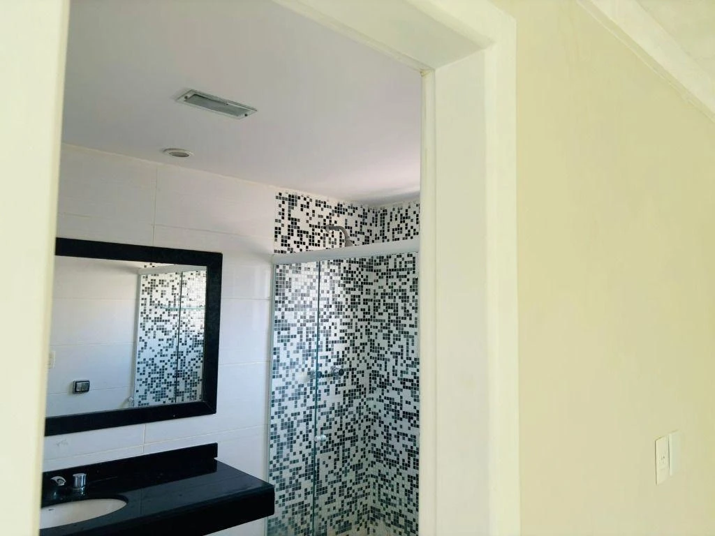 Furnished house with 6 en-suites and a private pool — photo 38