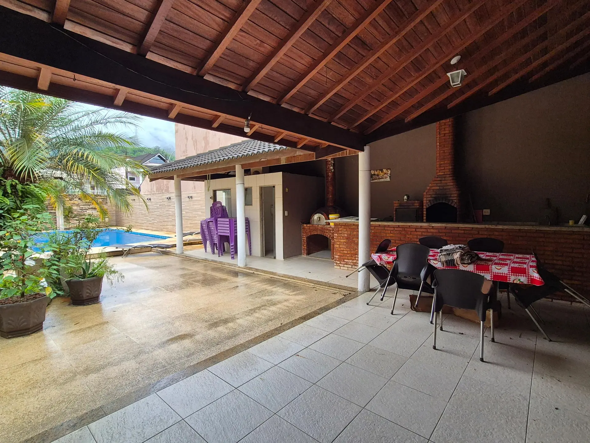 Jacuzzi in a 3-bedroom house, 400 m² — photo 41