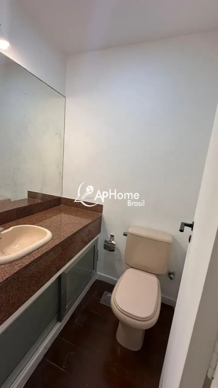 Apartment with 4 bedrooms and a glassed-in balcony — photo 14