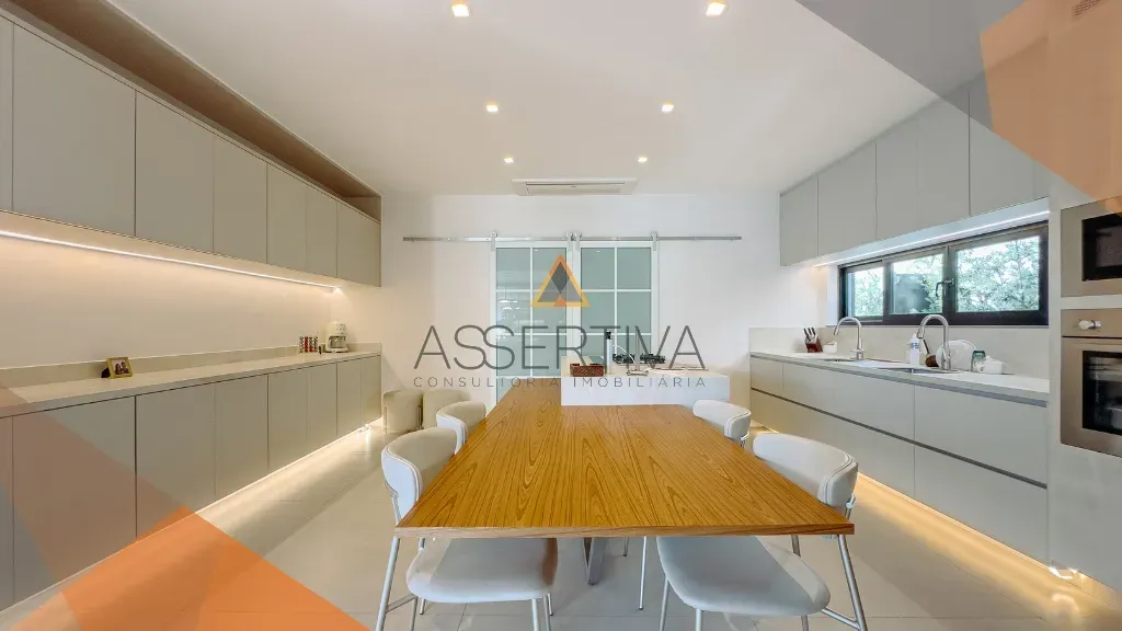 Furnished house with 5 en-suite bedrooms and integrated kitchen — photo 15