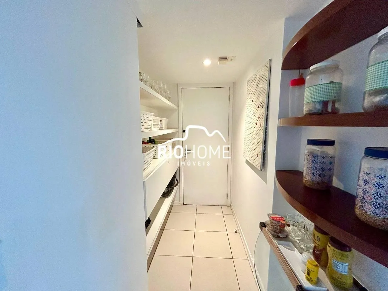 4-bedroom apartment with a water view in Rio de Janeiro — photo 2