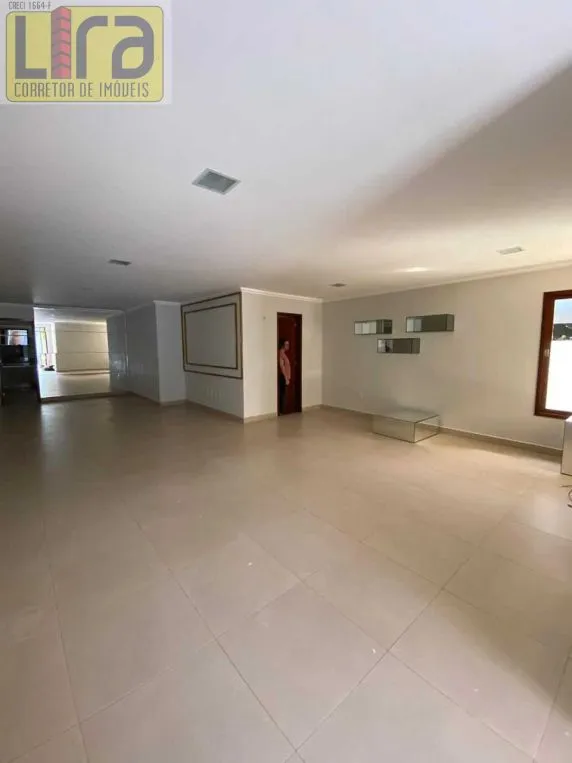 Меблированный дом с 3 спальнями и 240 м², без парковки