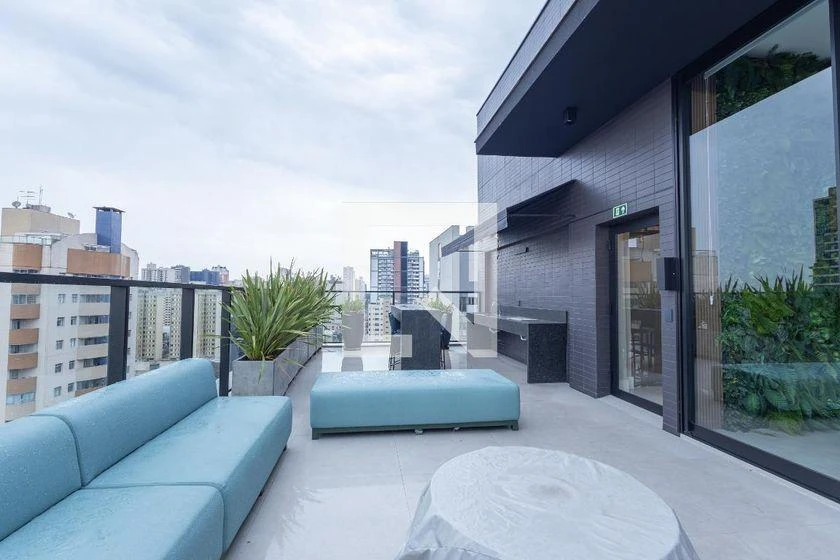 Furnished 1-bedroom apartment with 24 m² and floor-to-ceiling windows — photo 40