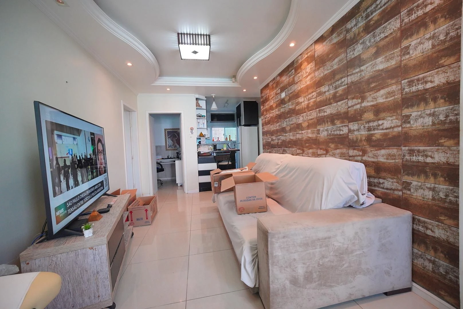 Furnished 4-bedroom house with private garden