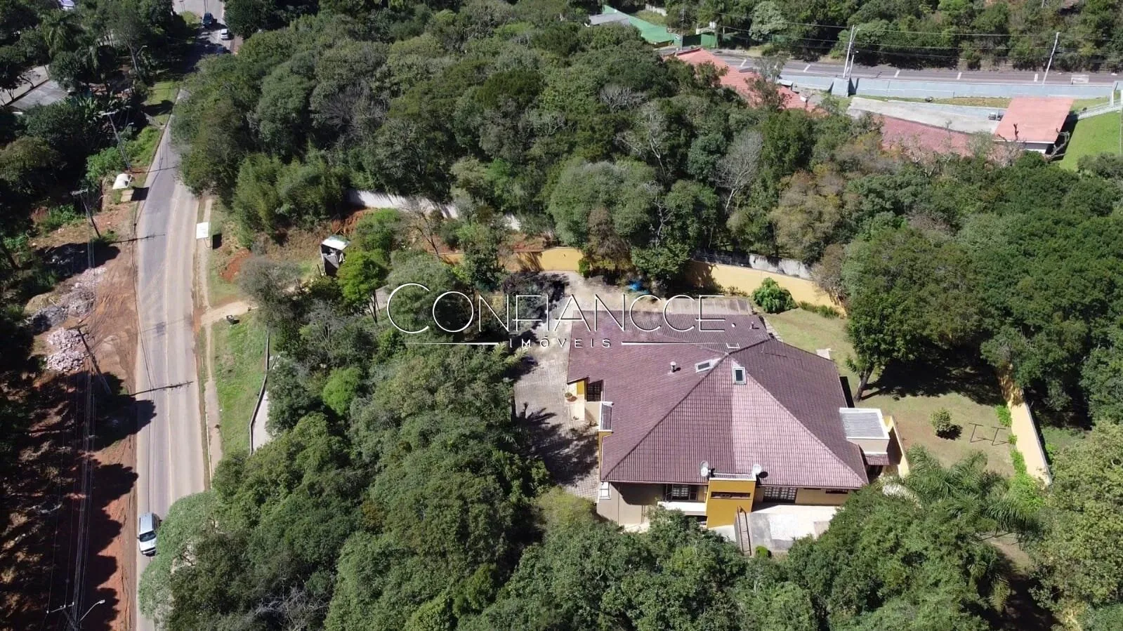 House with 4 en-suite bedrooms and private garden — photo 25