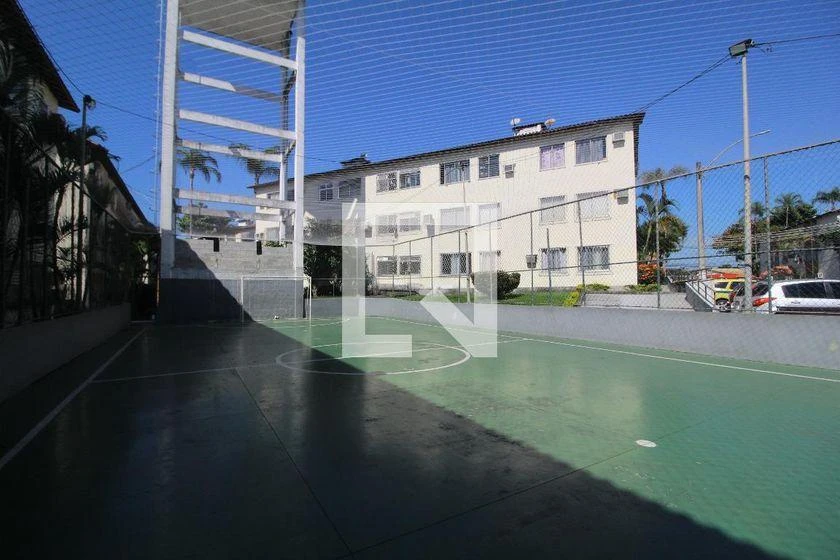 3-bedroom apartment in a building with a pool — photo 16