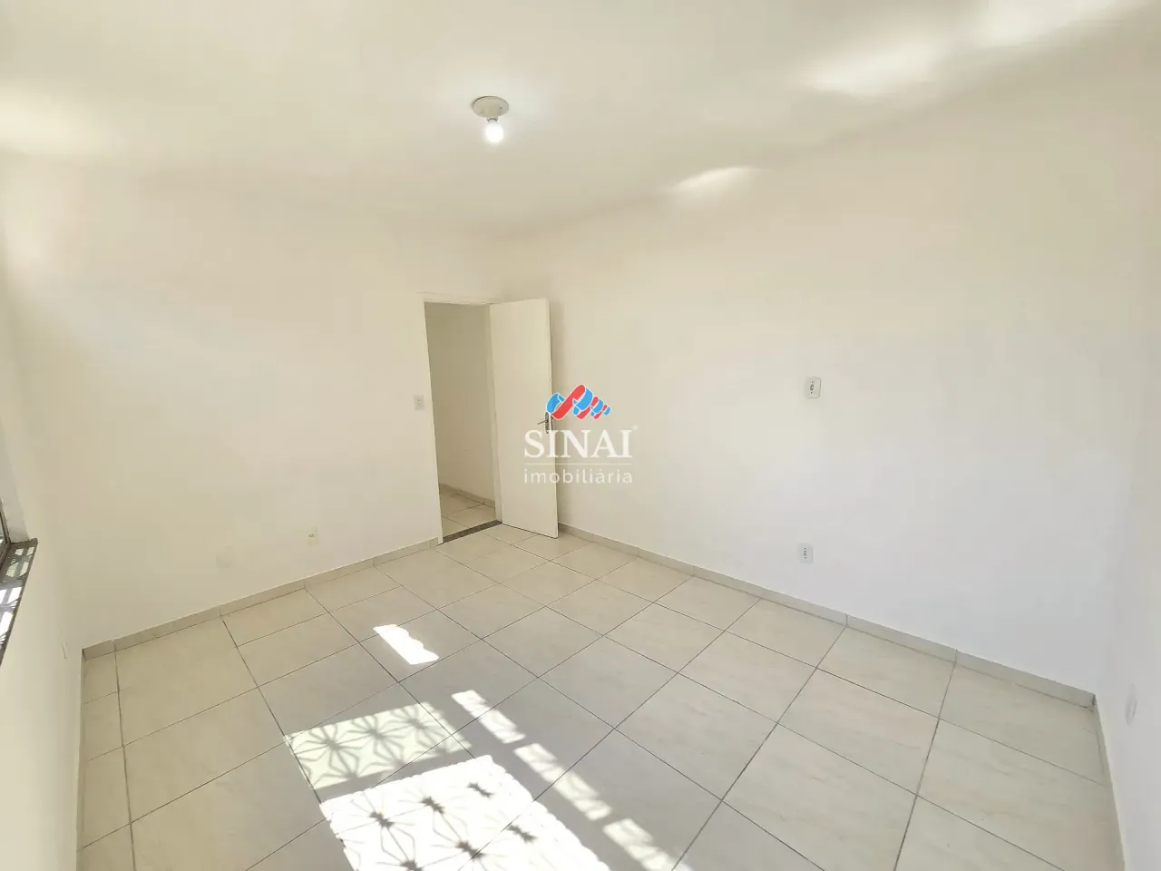Apartamento com 2 quartos e cozinha com fogão a gás — photo 15