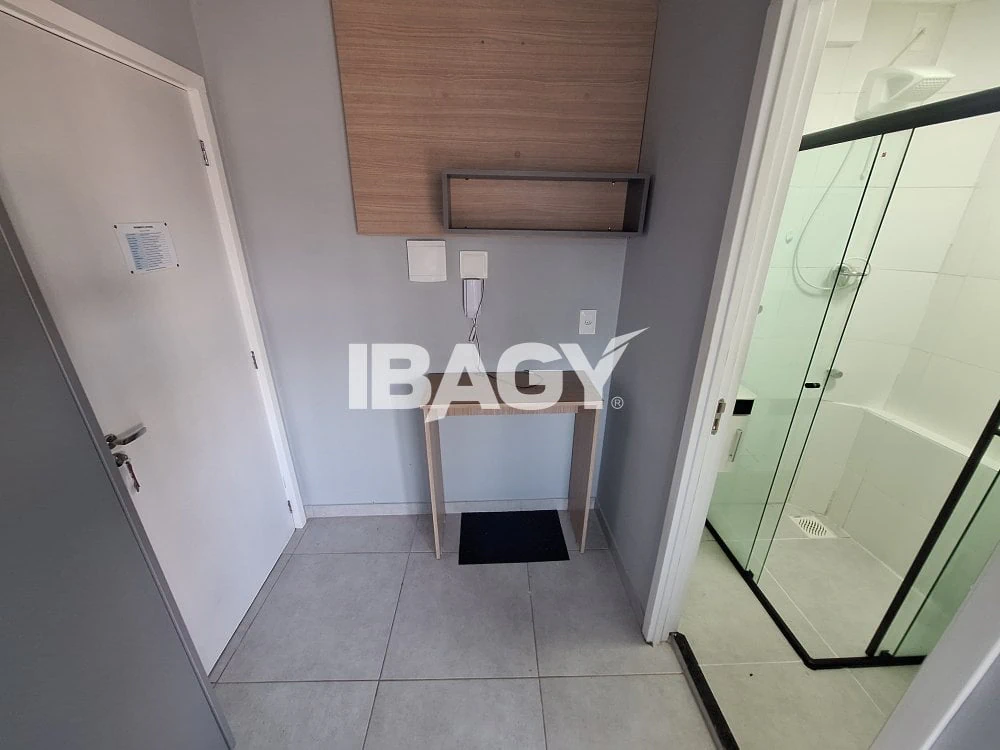 Apartamento mobiliado de 1 quarto com banho de vidro — photo 5