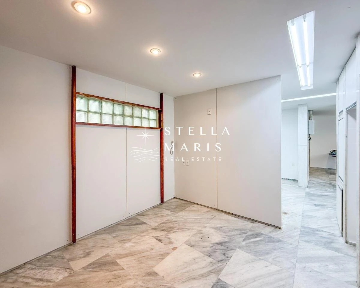Unfurnished 225 m² apartment with 3 bedrooms — photo 13