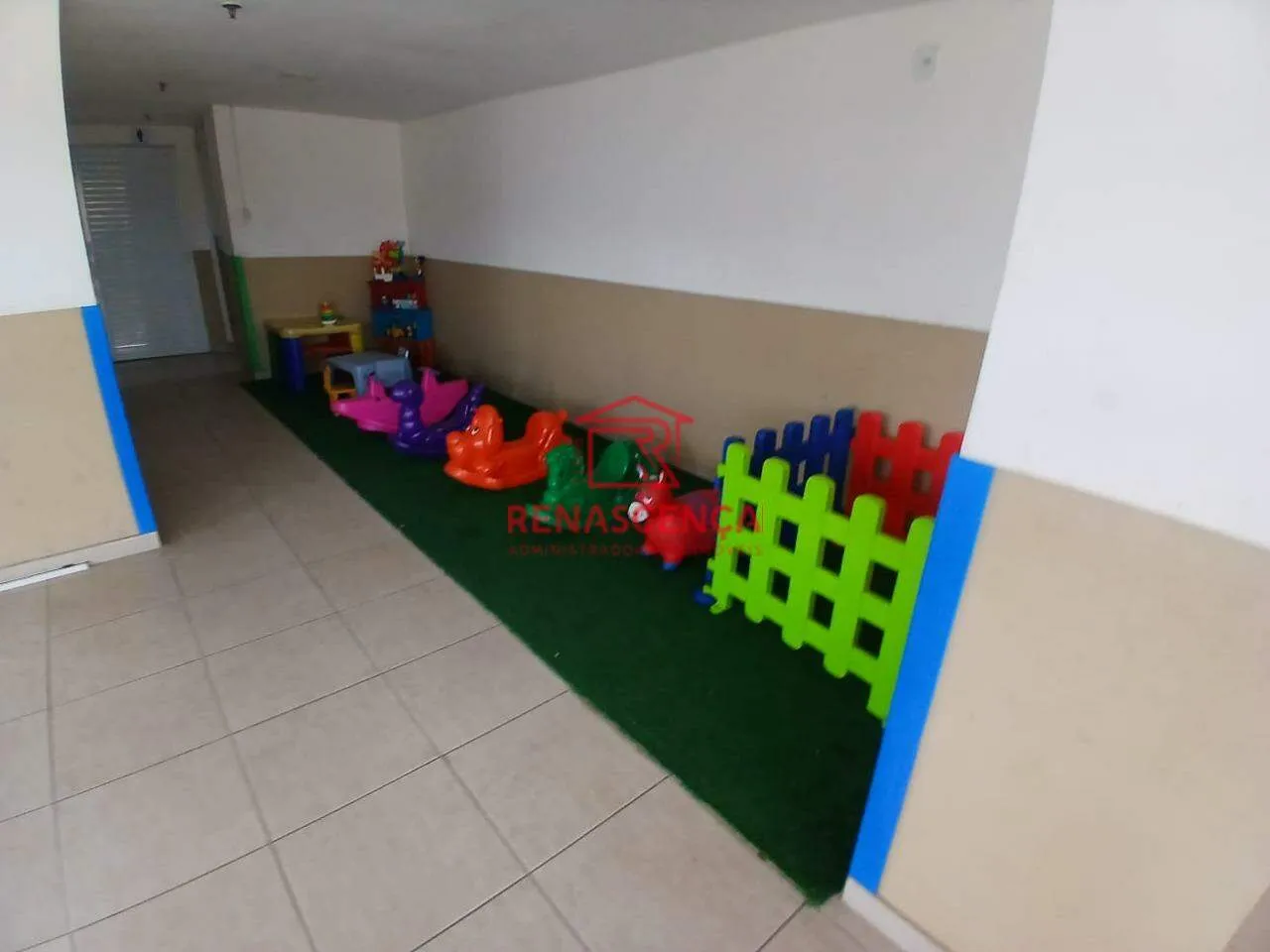 Apartamento mobiliado de 2 quartos em condomínio com piscina — photo 17