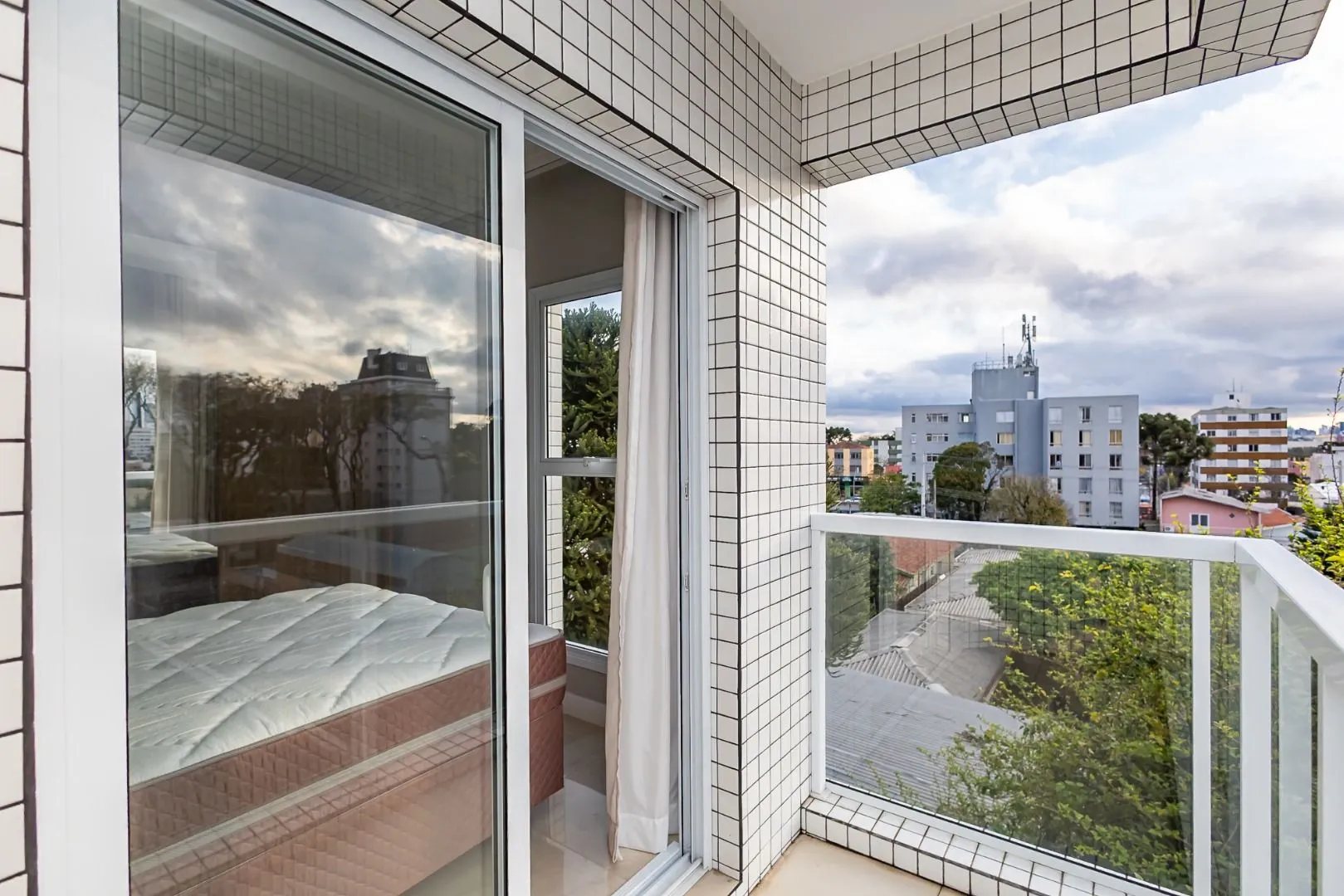 Furnished 2-bedroom apartment with 1 parking space — photo 27