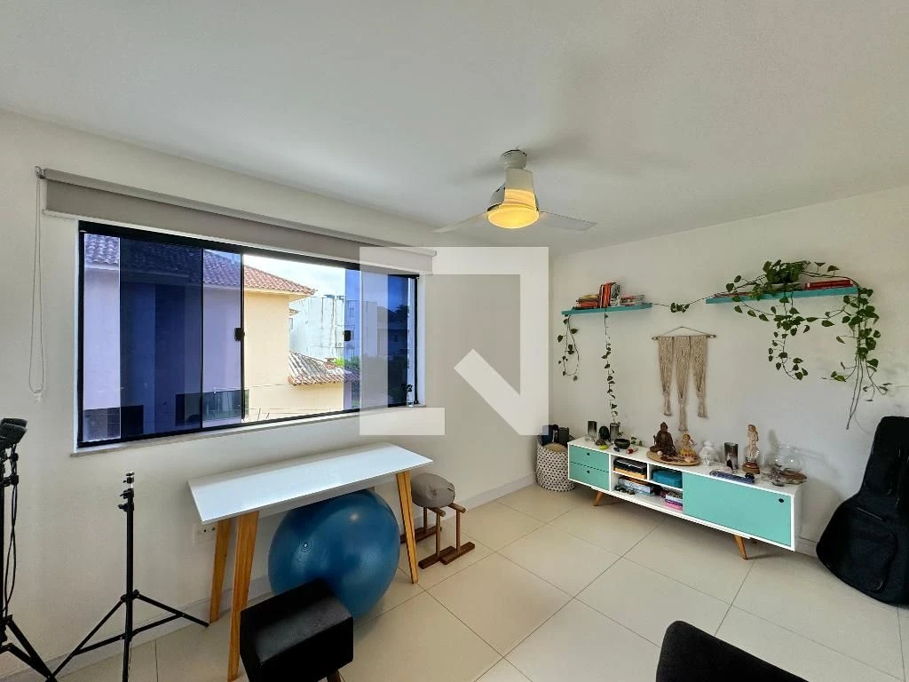 138 m² house with a home office and a walk-in closet — photo 6