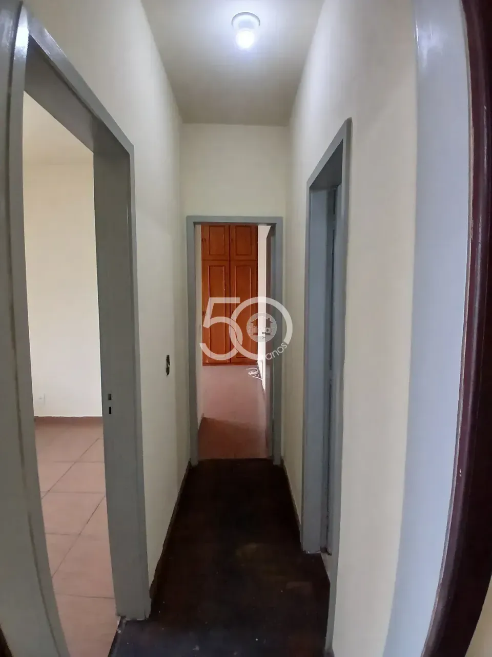 Apartamento sem mobília com 2 quartos e varanda — photo 10