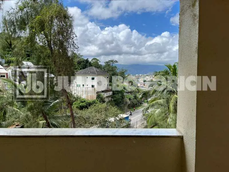 2-bedroom apartment with a mountain view — photo 14