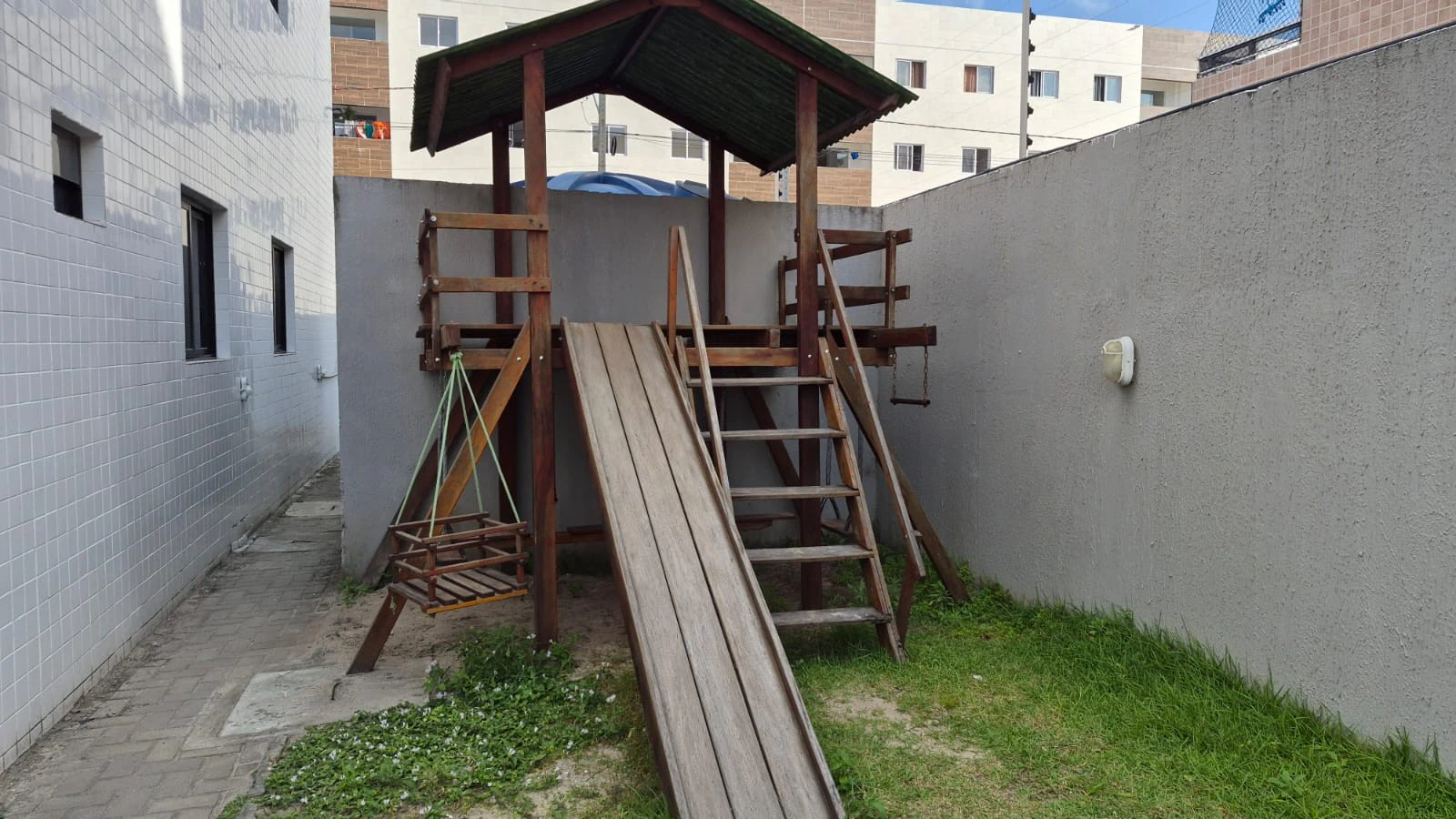 Apartamento de 2 quartos em condomínio com piscina — photo 11