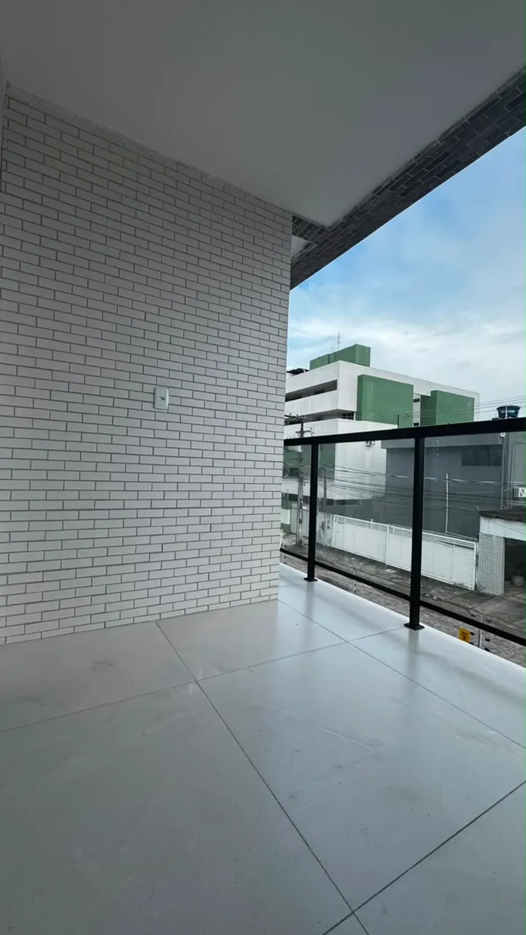 Furnished 3-bedroom apartment with open-plan kitchen — photo 10
