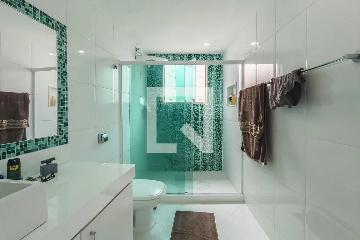 460 m² house with a water view and a private pool — photo 63