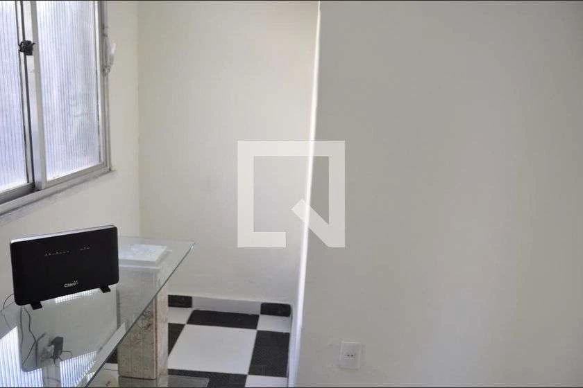 Rental house with a suite and 6 bedrooms — photo 27