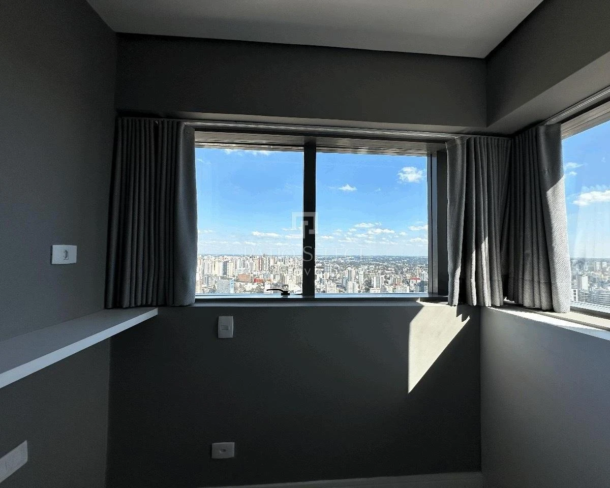 2-bedroom apartment with a bathtub in Curitiba — photo 14
