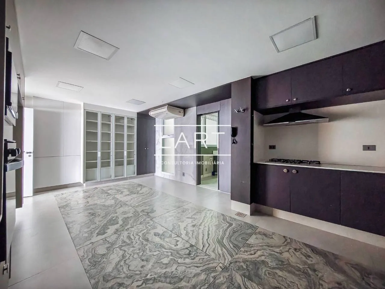 Furnished apartment, 465 m², with a water view — photo 22