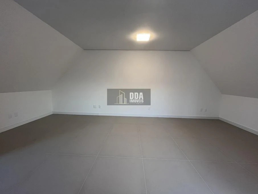 Casa de 4 dormitorios con balcón gourmet — photo 18