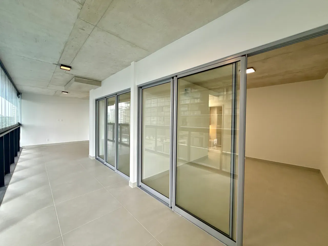 2 quartos e janelas do piso ao teto: apartamento de 84 m² — photo 12