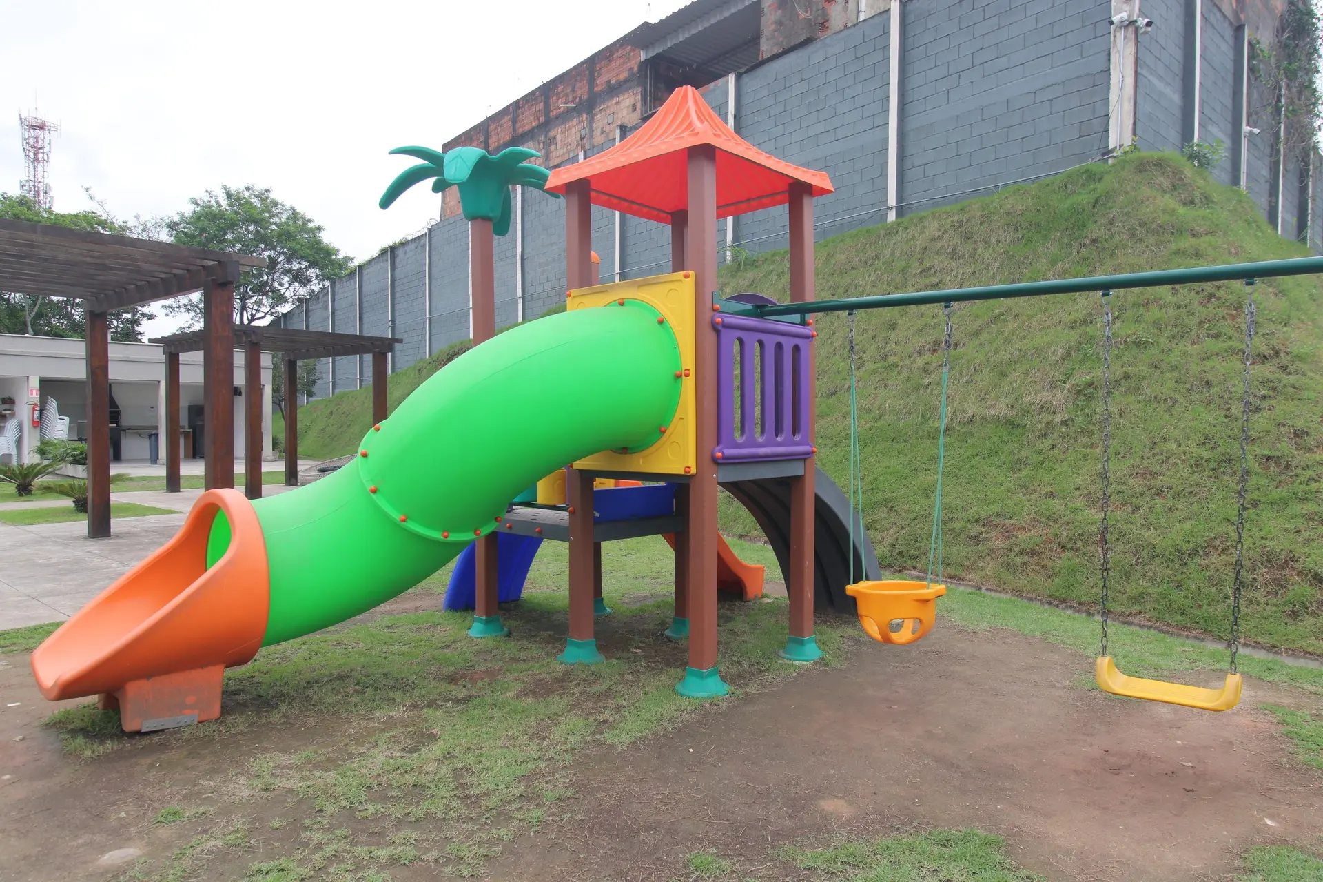 Apartamento de 2 quartos em condomínio com piscina — photo 14