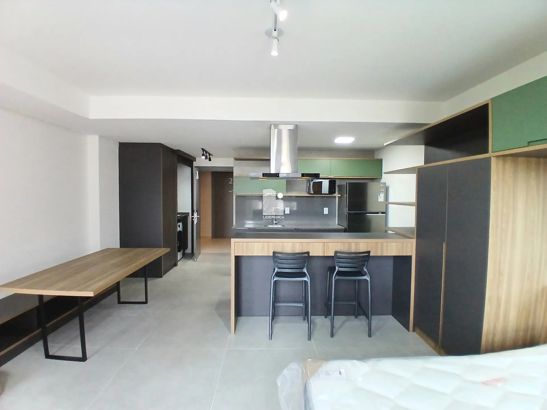 36 m² furnished studio with 1 parking space on 2nd floor