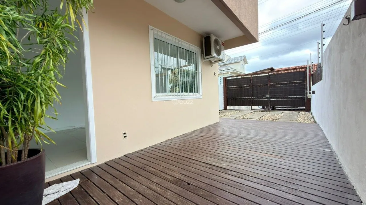 146 m² house with a walk-in closet and a garden — photo 14