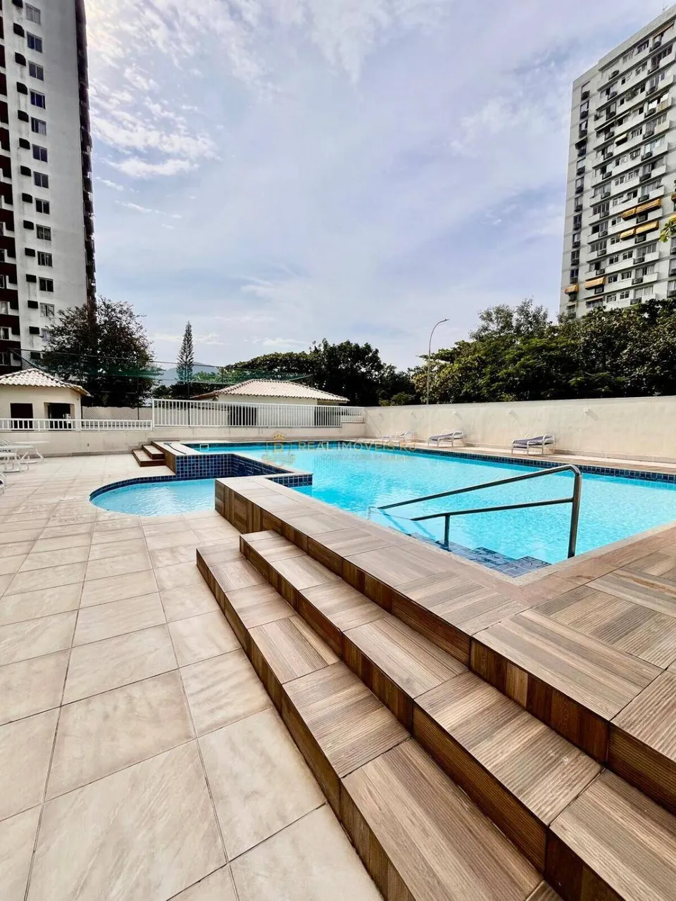 Unfurnished apartment with 2 bedrooms and a gas kitchen