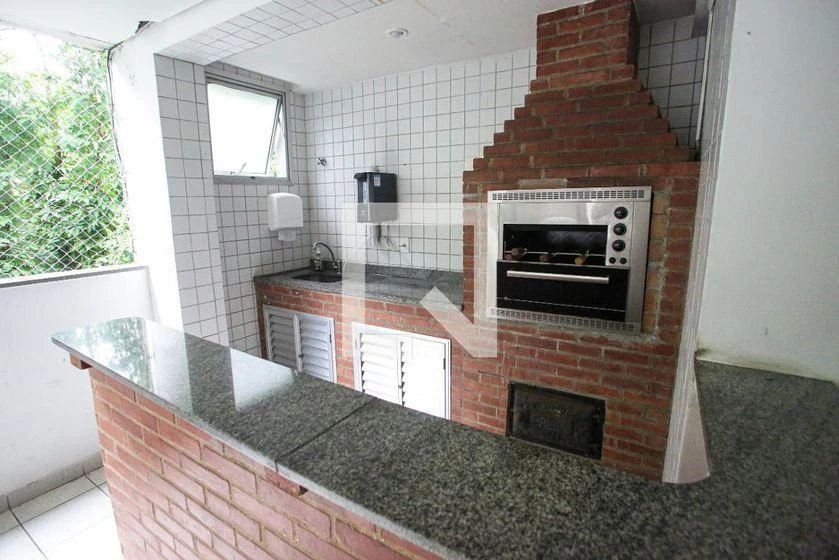 2-bedroom apartment in a building with a gym — photo 7