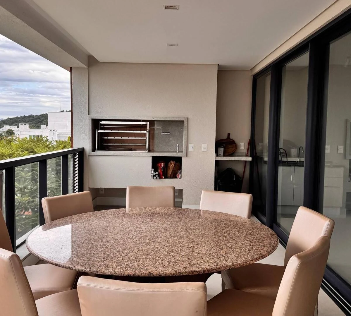 4 quartos e vista para a água: apartamento de 245 m²