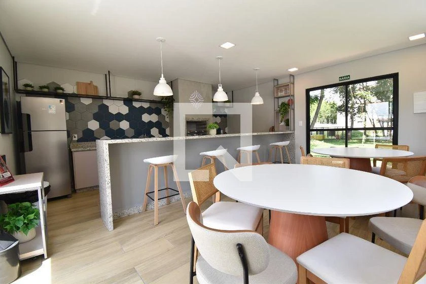 3-bedroom apartment with wood or laminate floors in Curitiba