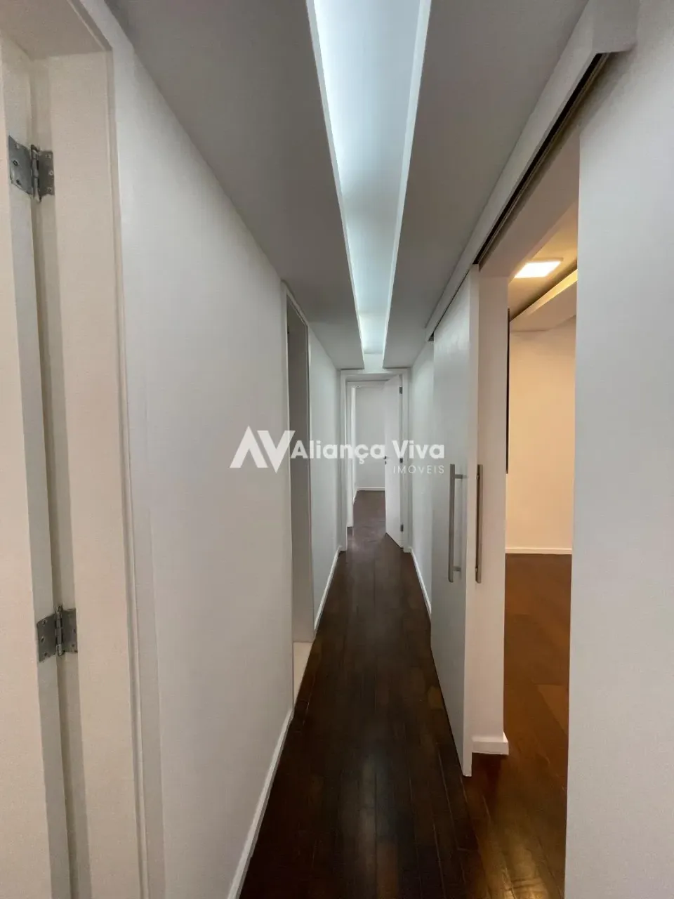 3-bedroom apartment with 1 suite and 4 bathrooms — photo 18