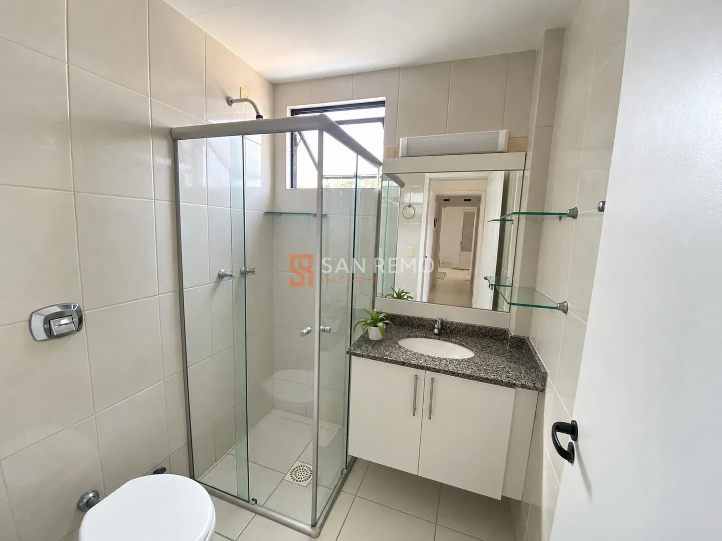 2-bedroom apartment with a washing machine — photo 5
