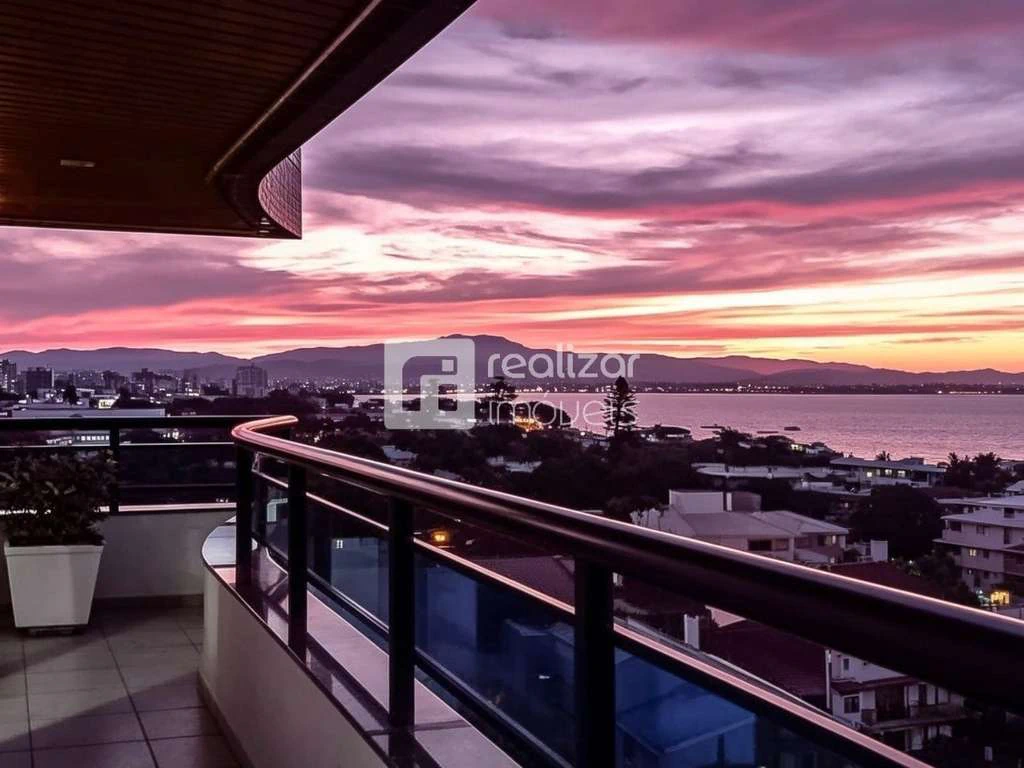Apartamento de 297 m² com 3 quartos e 4 banheiros — photo 2