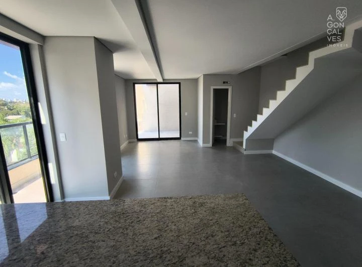 Unfurnished apartment with open kitchen and 3 parking spaces