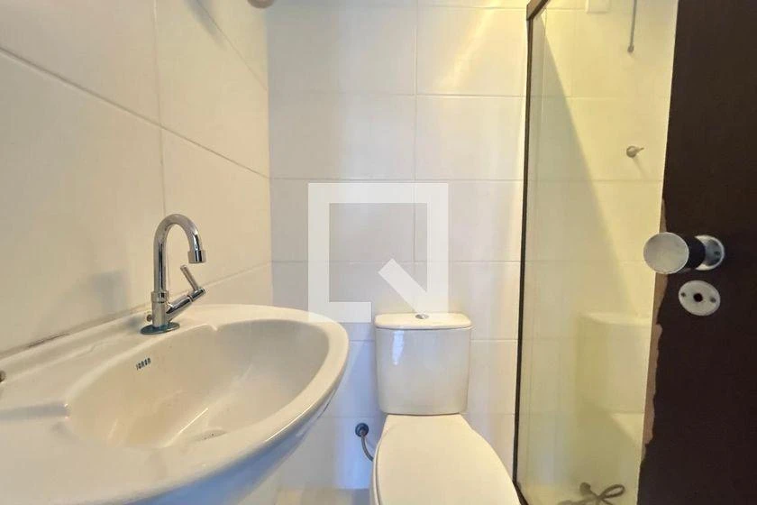 4-bedroom house with a bathtub — photo 41