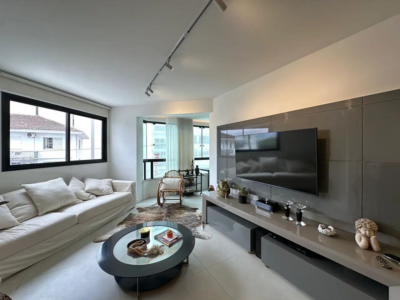 3-bedroom apartment with a fireplace in Florianópolis — photo 15