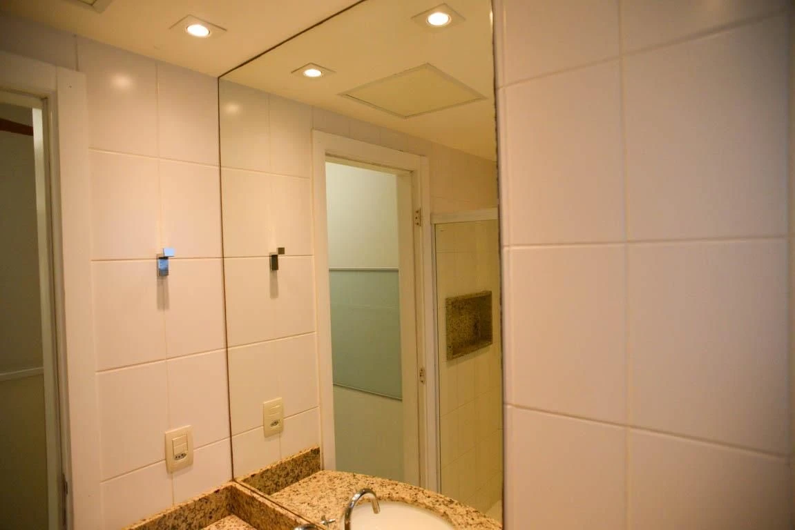 3-bedroom apartment with a glass-enclosed balcony — photo 42
