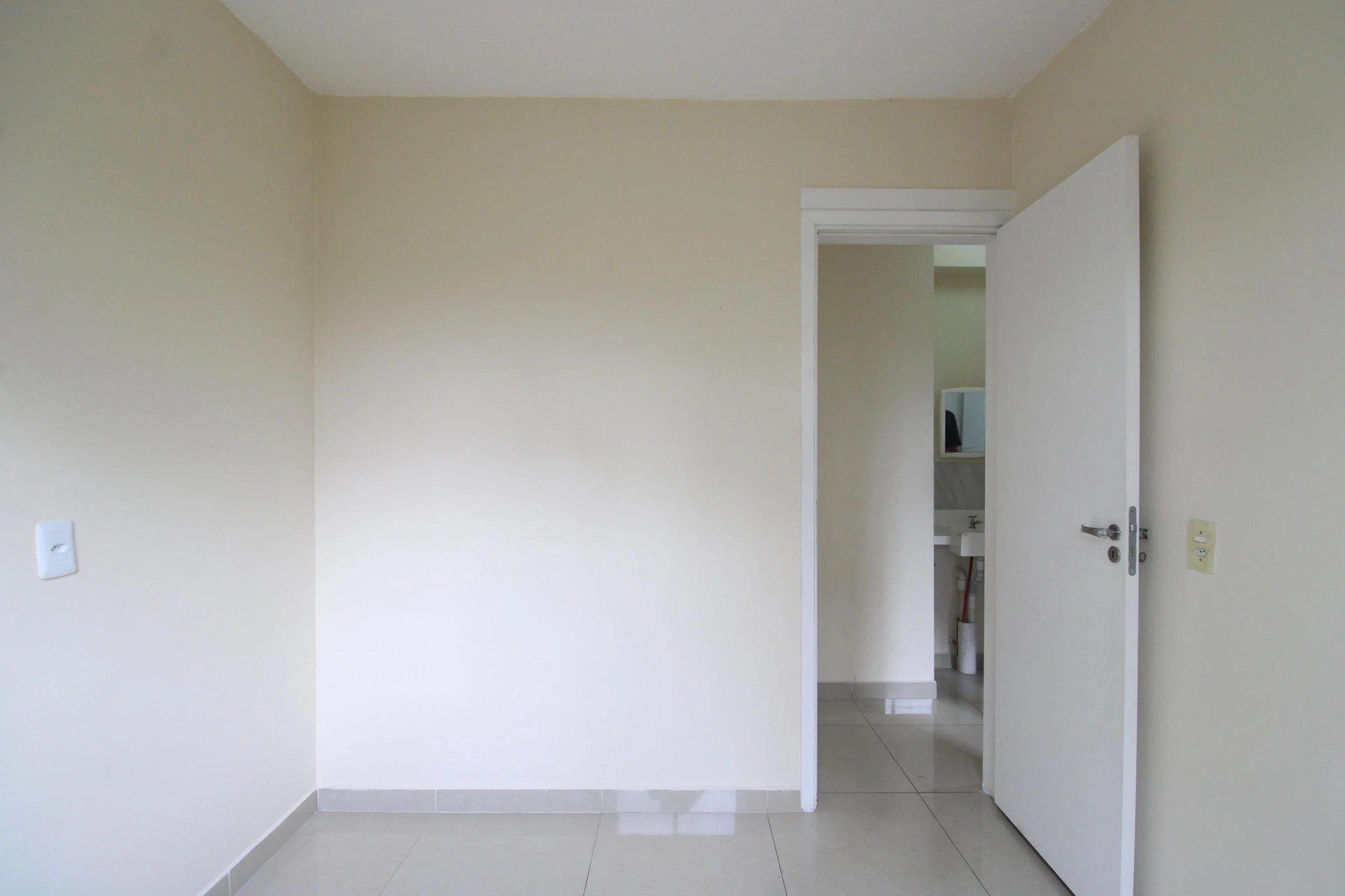 2-bedroom apartment with balcony, well kept and tidy — photo 31
