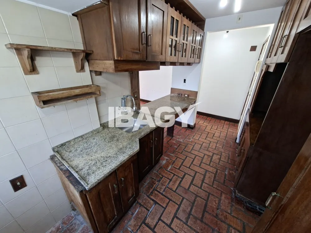 Unfurnished 2-bedroom apartment with no parking and fitted kitchen — photo 6